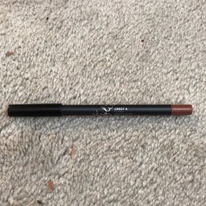Kylie Jenner lip liner